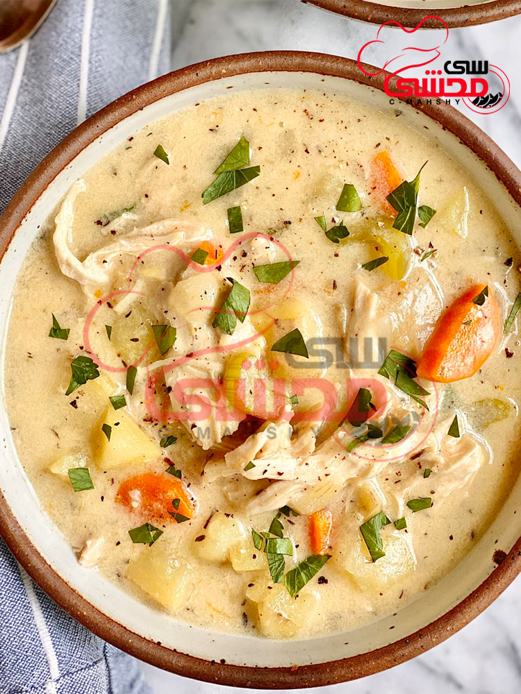 Creamy soup with chicken